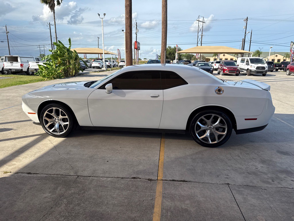 2015 Dodge Challenger Image 4