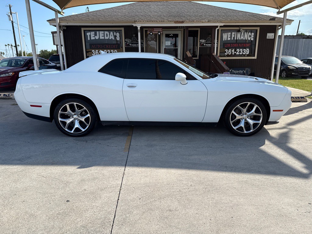 2015 Dodge Challenger Image 8
