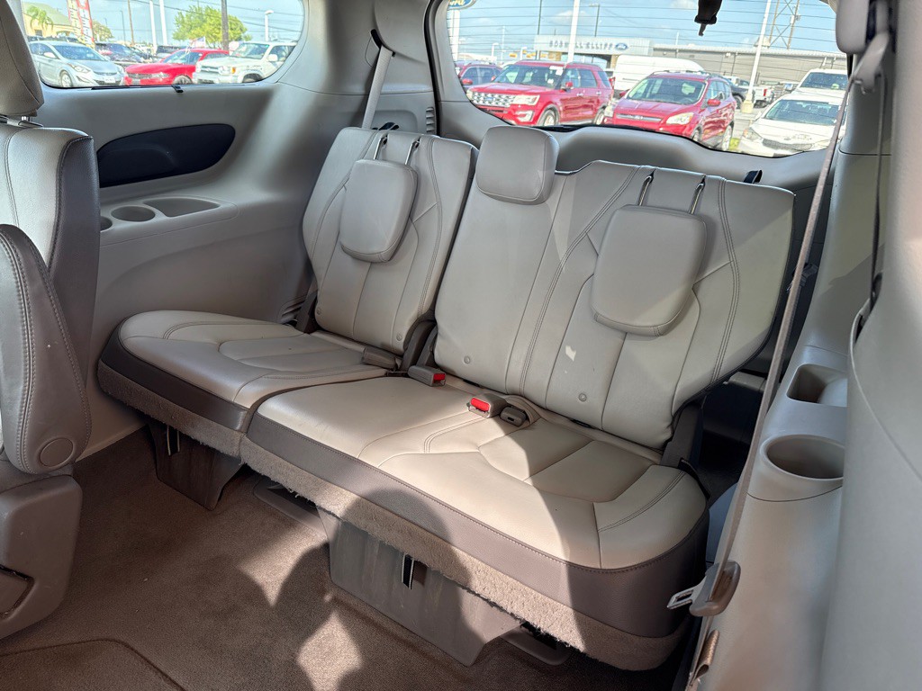 2017 Chrysler Pacifica Image 14