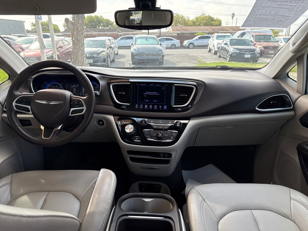 2017 Chrysler Pacifica Image 16