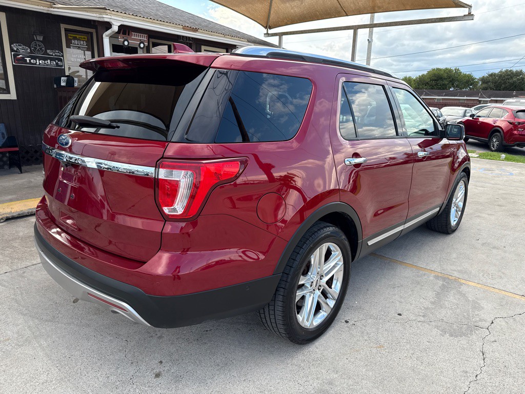 2017 Ford Explorer Image 8