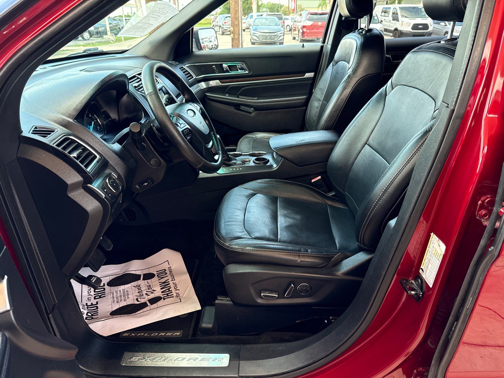 2017 Ford Explorer Image 12