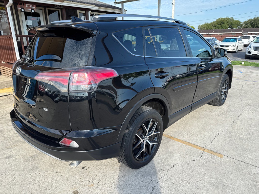 2017 Toyota Rav4 Image 8
