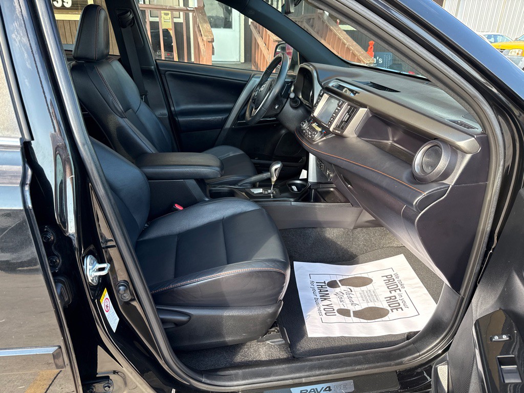 2017 Toyota Rav4 Image 17