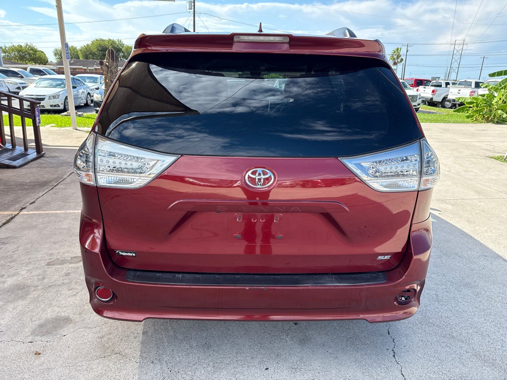 2018 Toyota Sienna Image 6