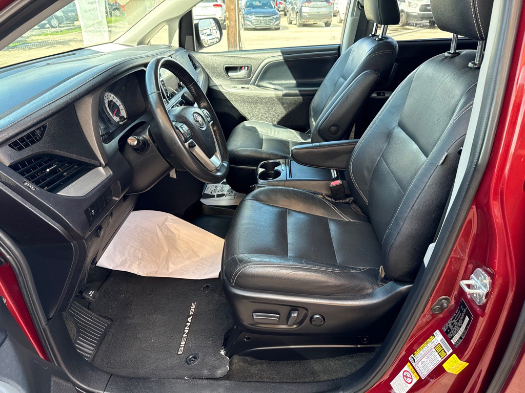 2018 Toyota Sienna Image 10