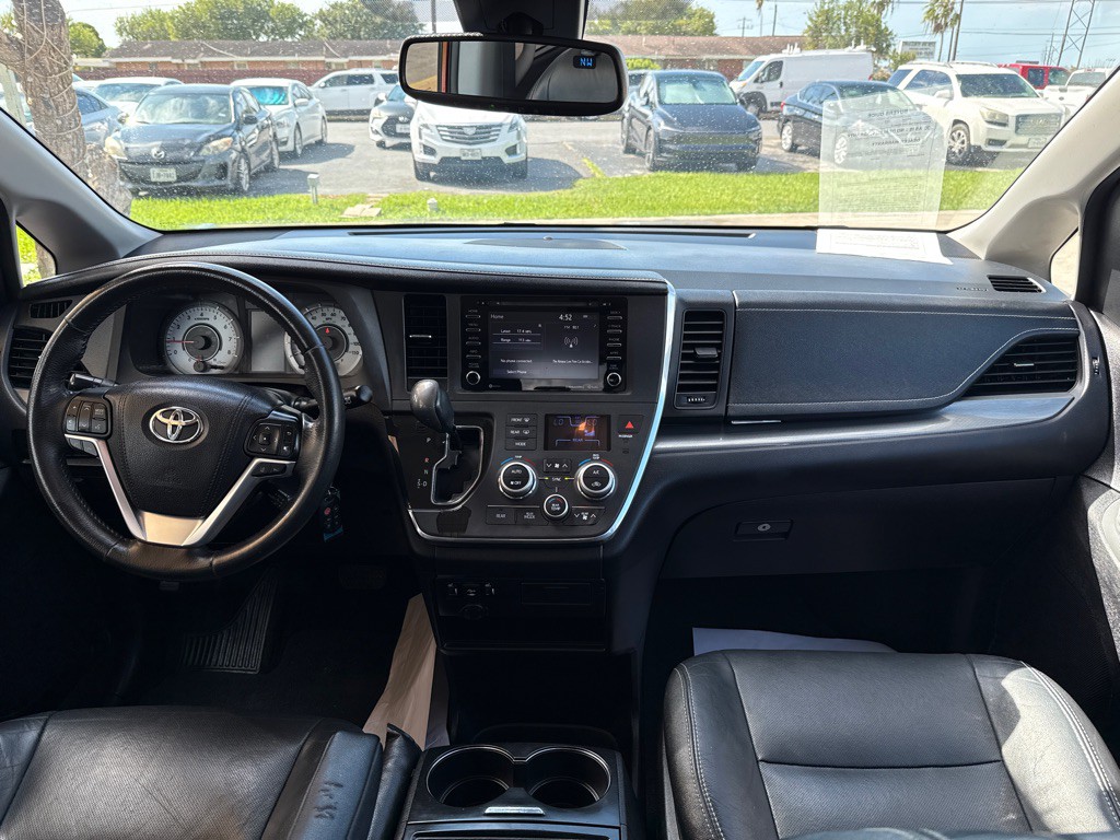 2018 Toyota Sienna Image 14