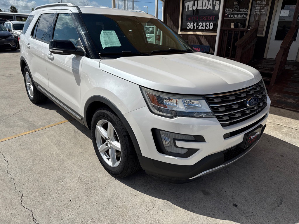 2016 Ford Explorer Image 1