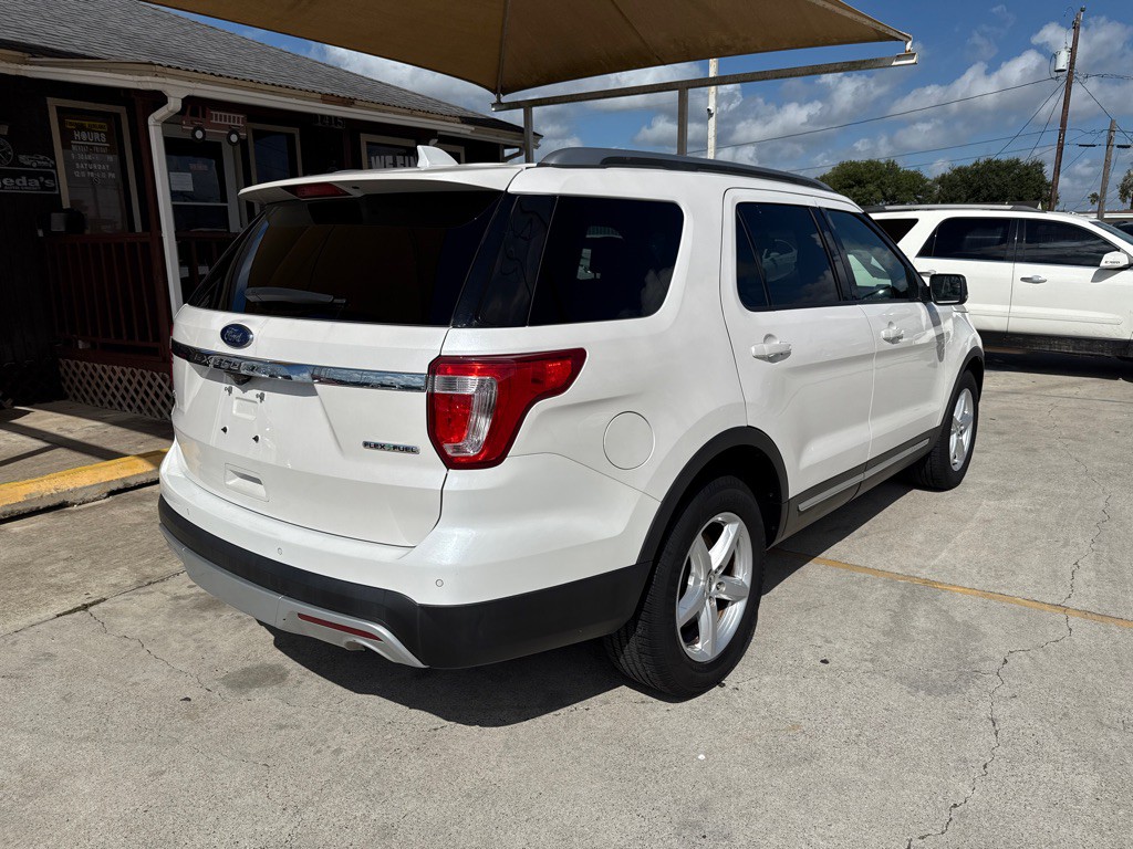 2016 Ford Explorer Image 8