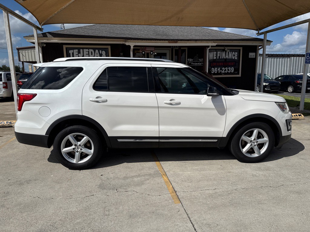 2016 Ford Explorer Image 9