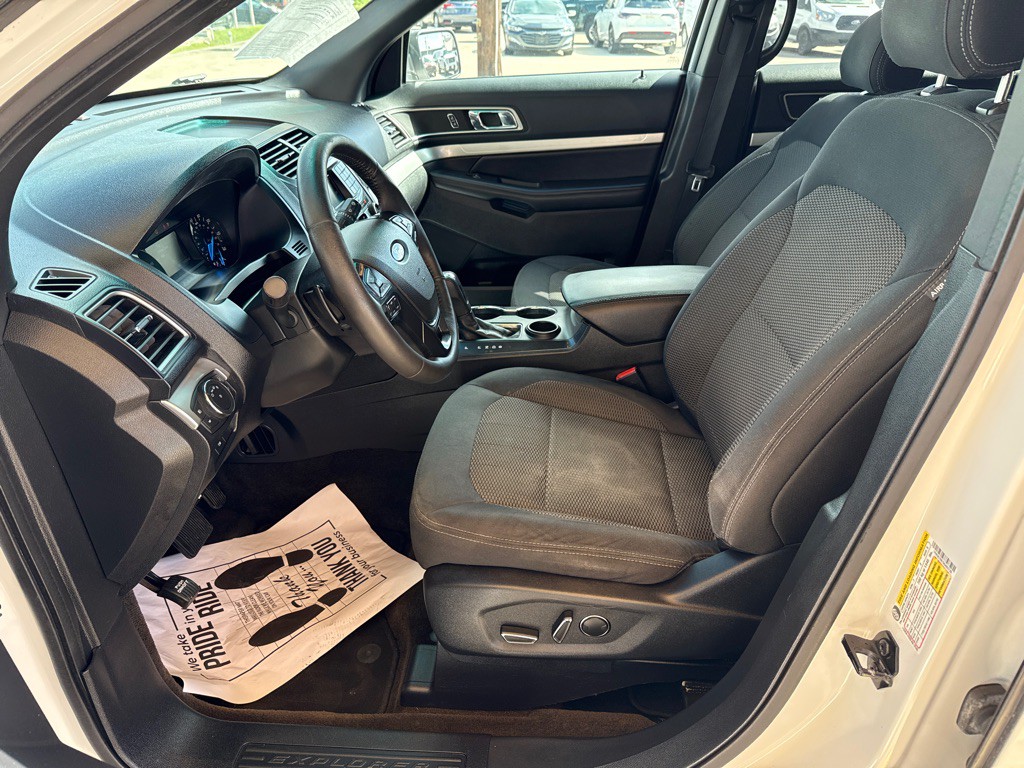 2016 Ford Explorer Image 12