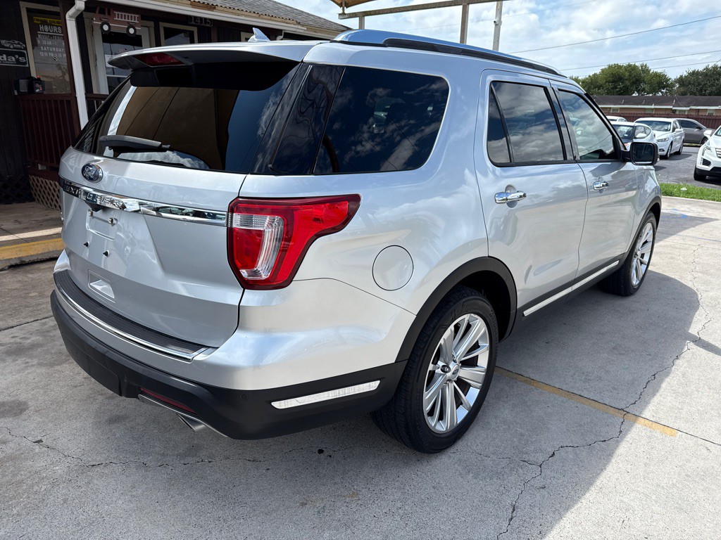 2019 Ford Explorer Image 8