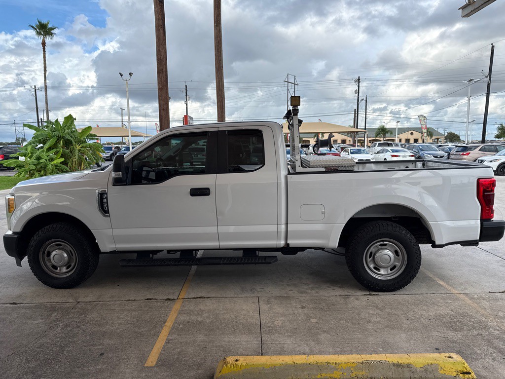 2017 Ford F-250 Image 4
