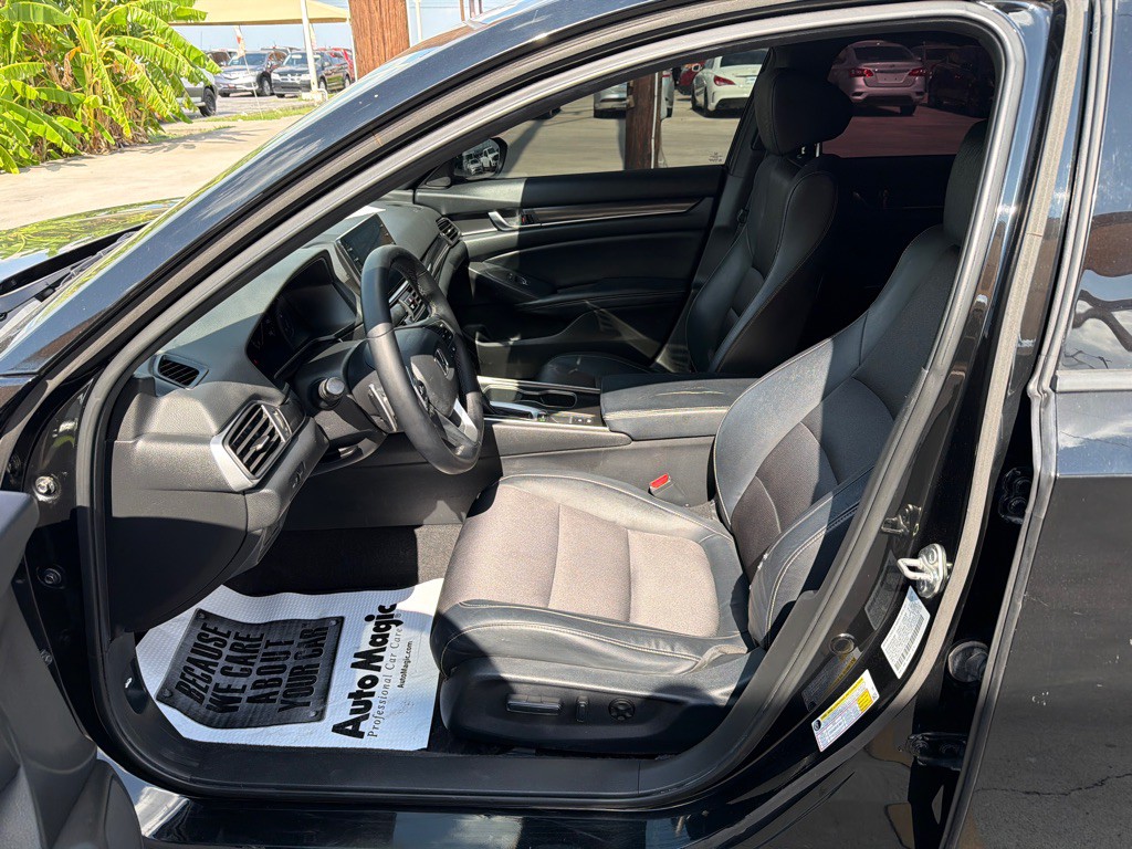 2018 Honda Accord Image 11