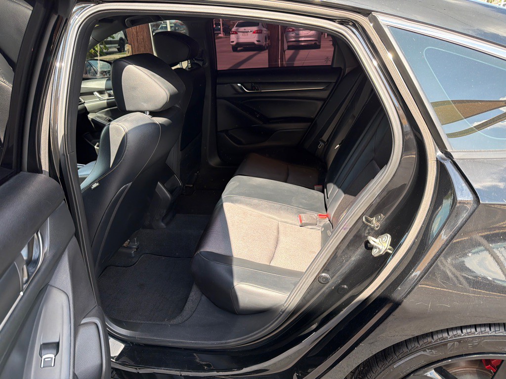 2018 Honda Accord Image 12