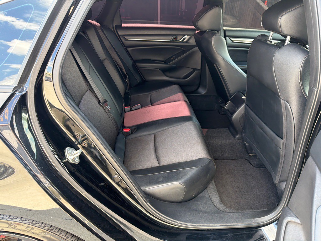 2018 Honda Accord Image 13