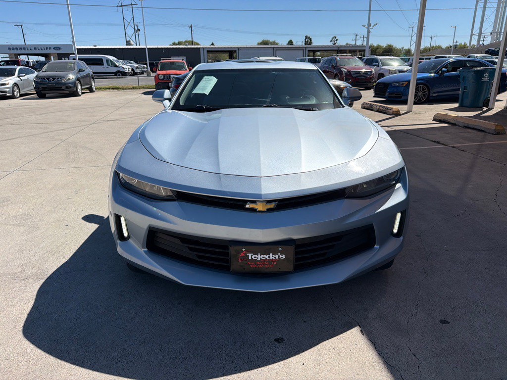 2017 Chevrolet Camaro Image 2
