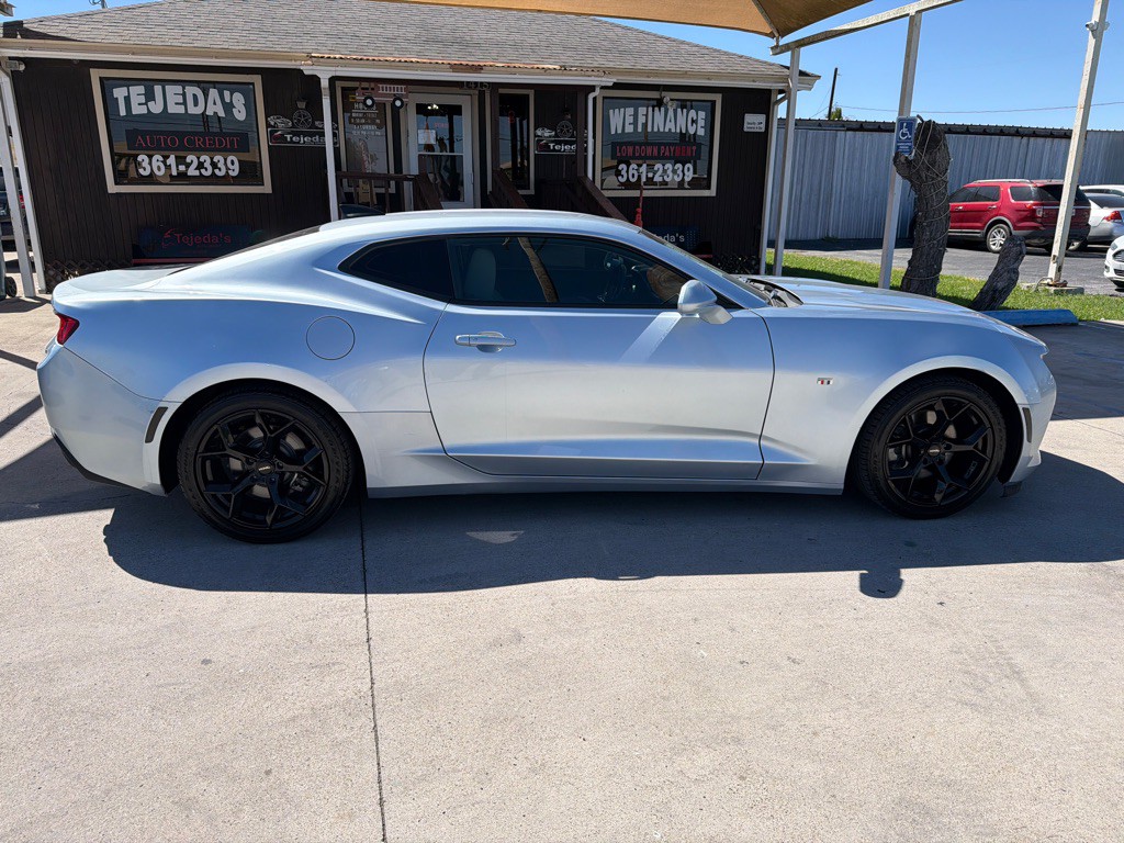 2017 Chevrolet Camaro Image 8