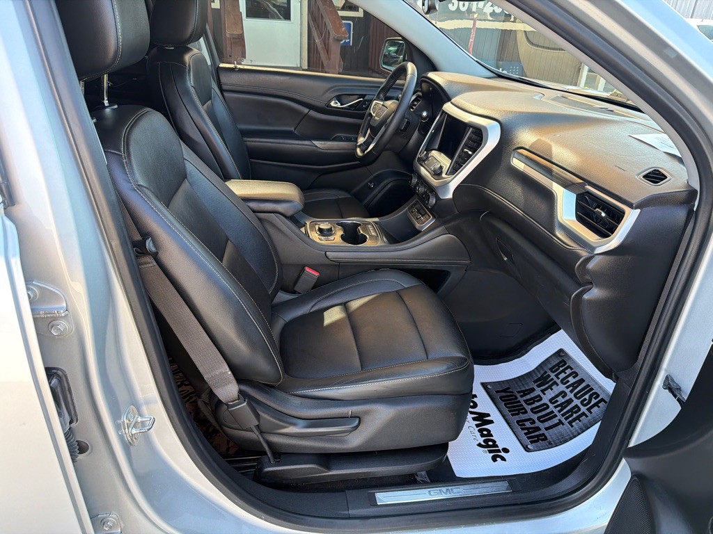 2020 GMC Acadia Image 17