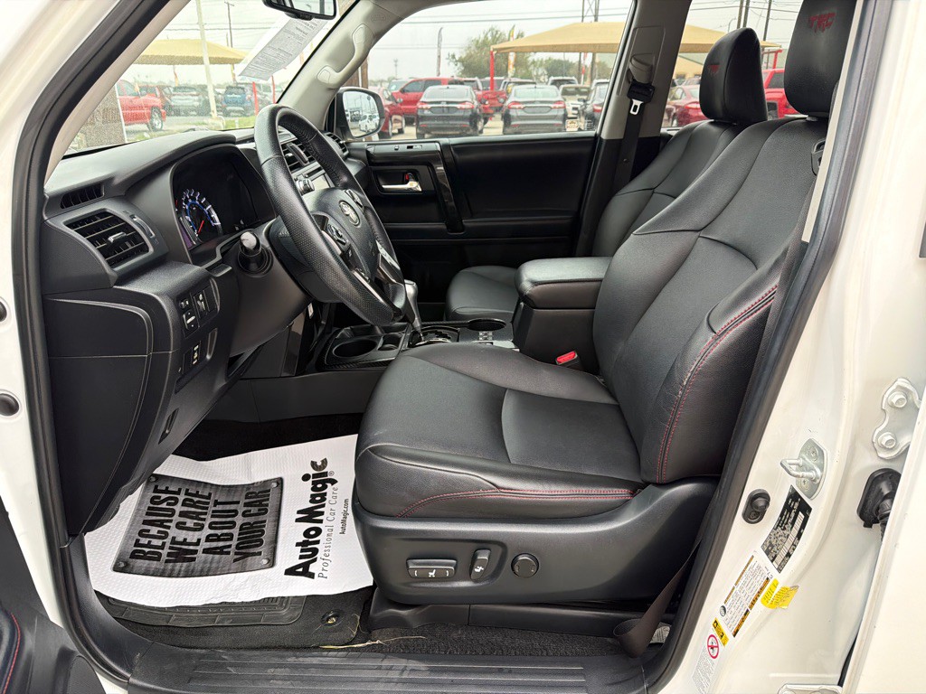 2019 Toyota 4Runner Image 11