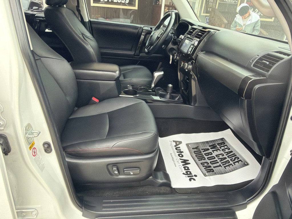 2019 Toyota 4Runner Image 16