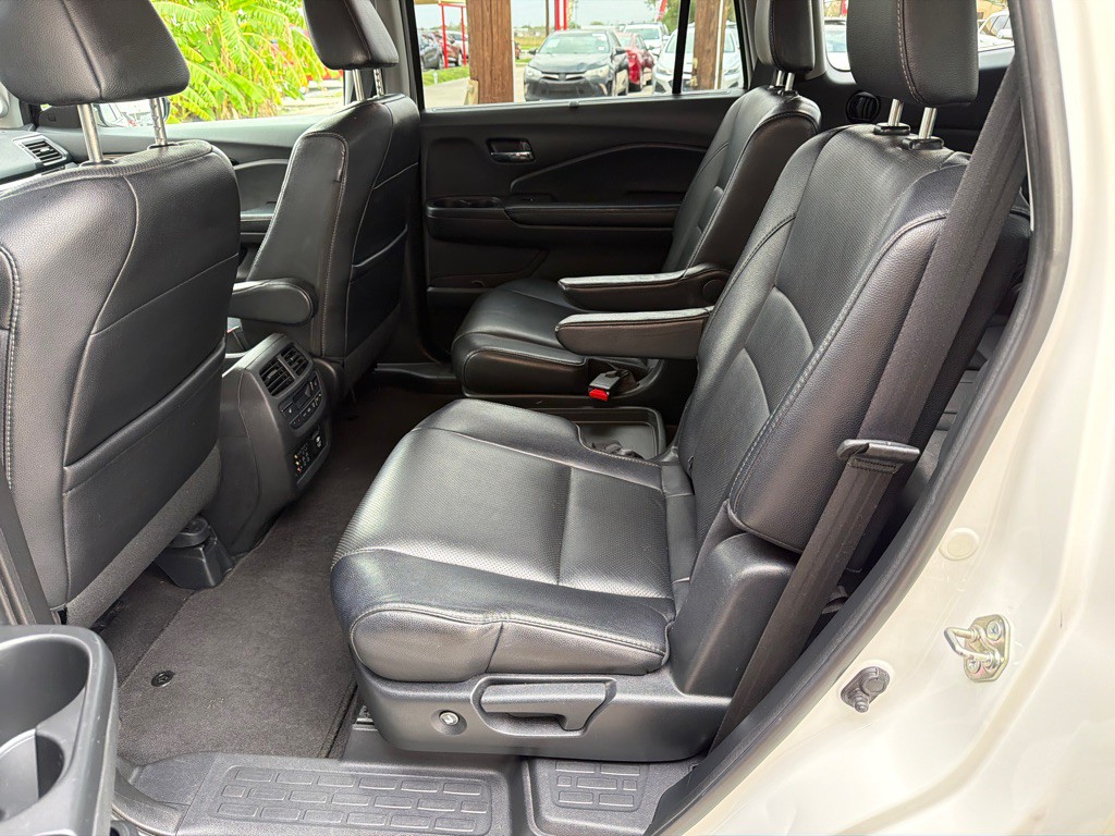 2017 Honda Pilot Image 13