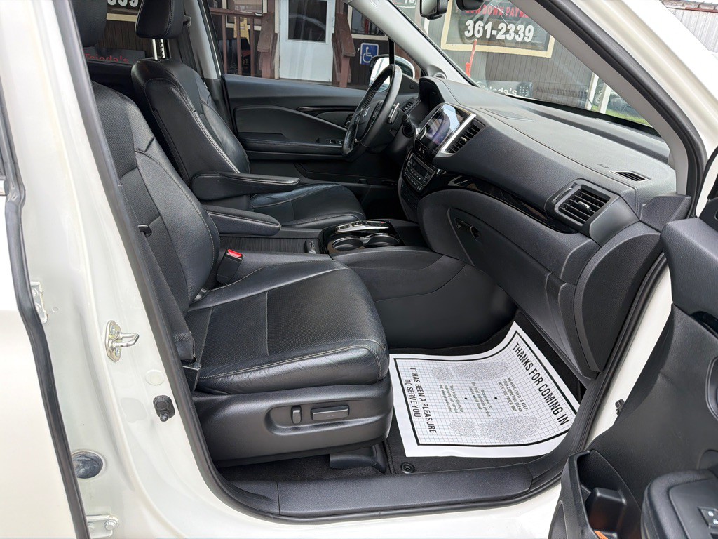 2017 Honda Pilot Image 19
