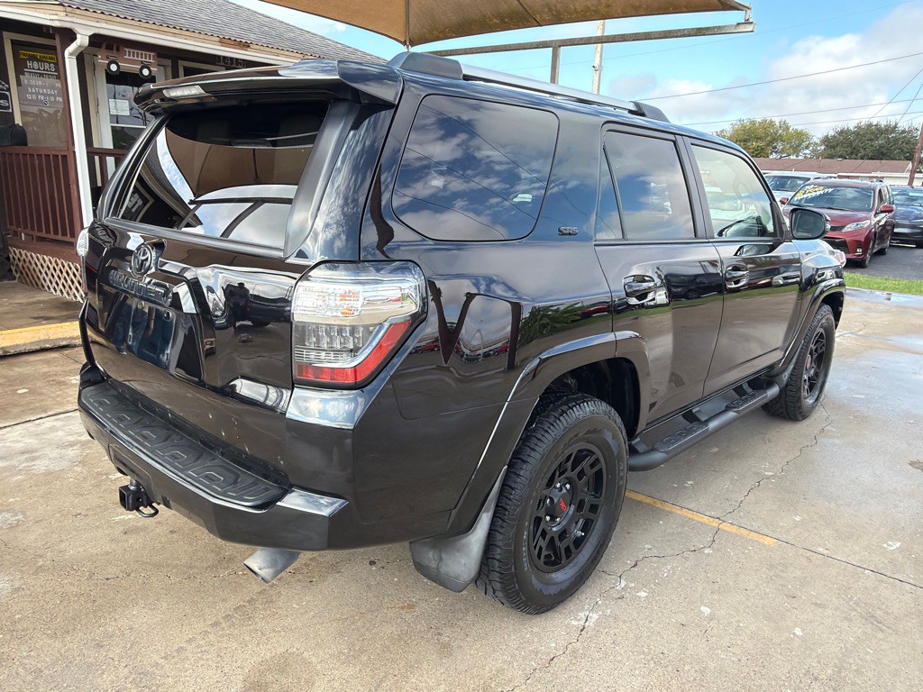 2020 Toyota 4Runner Image 8