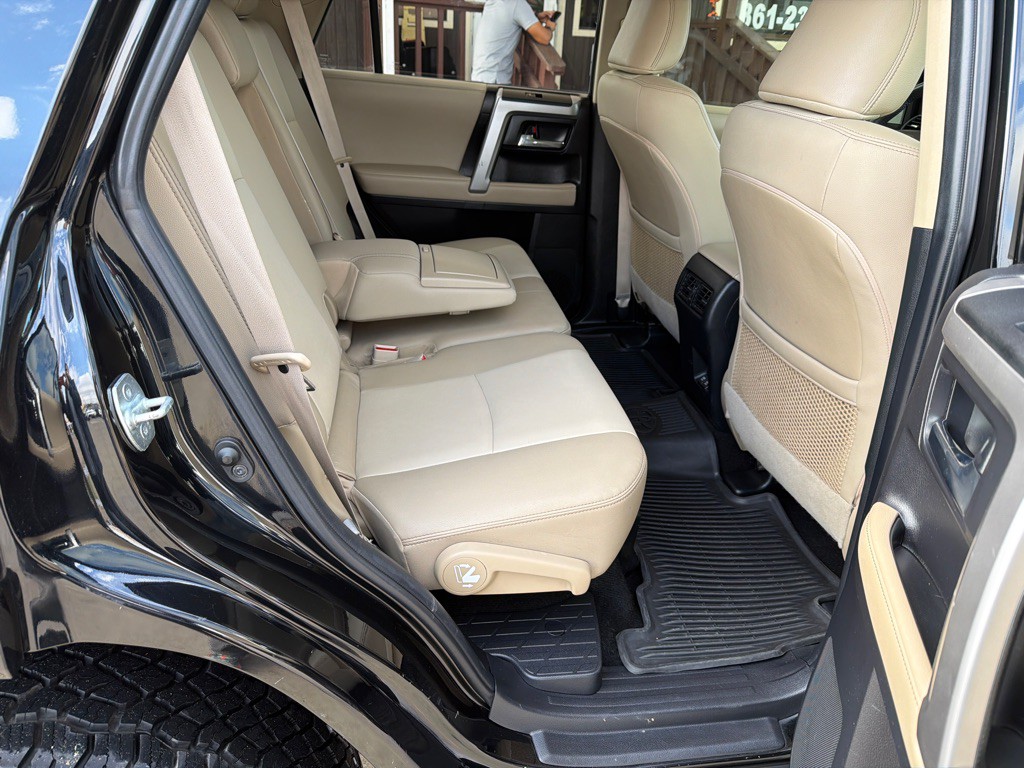 2020 Toyota 4Runner Image 15