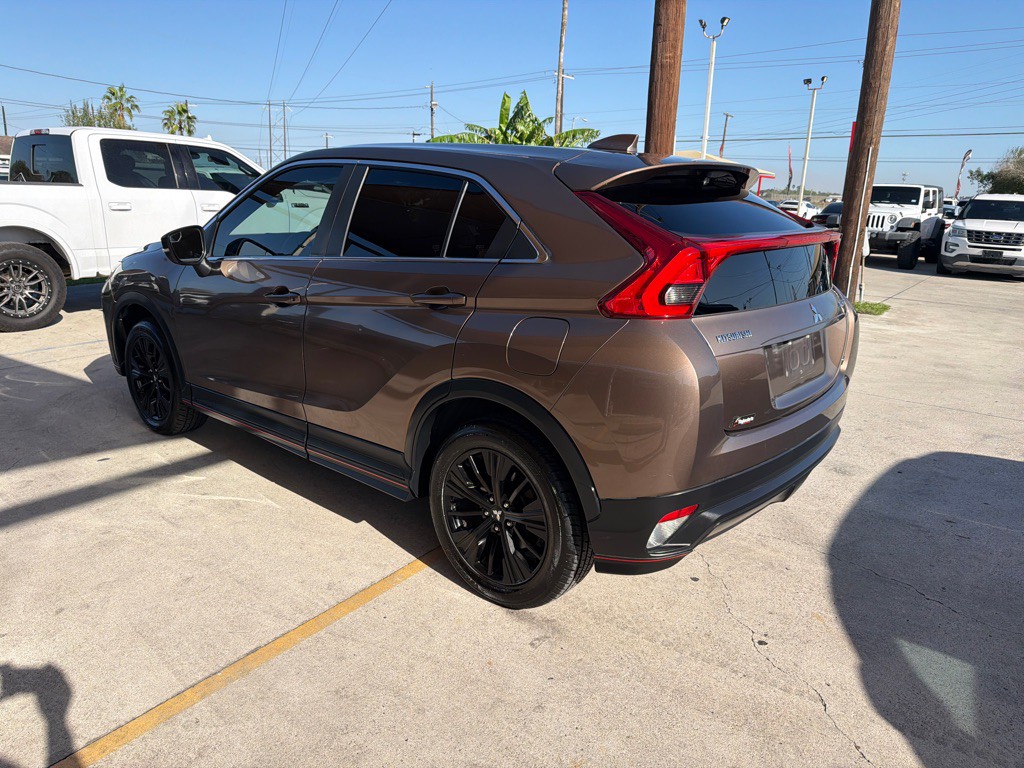 2018 Mitsubishi Eclipse Image 5