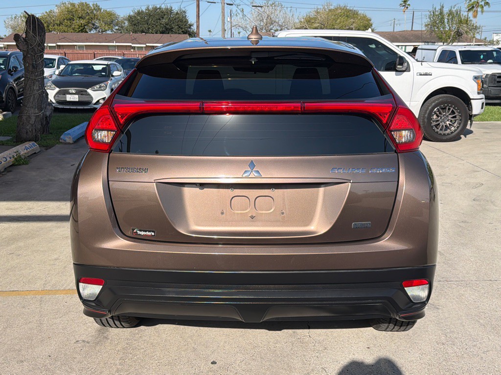 2018 Mitsubishi Eclipse Image 6