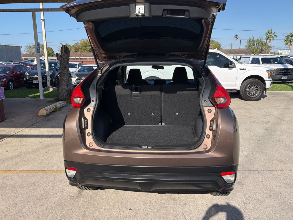 2018 Mitsubishi Eclipse Image 7