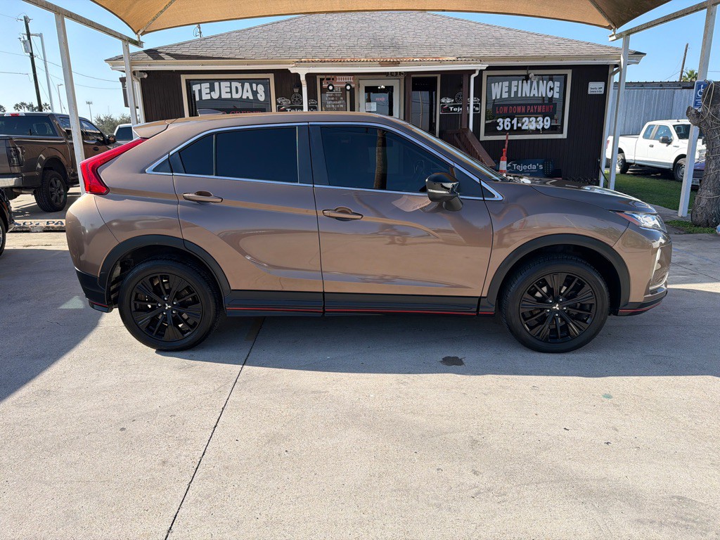 2018 Mitsubishi Eclipse Image 9