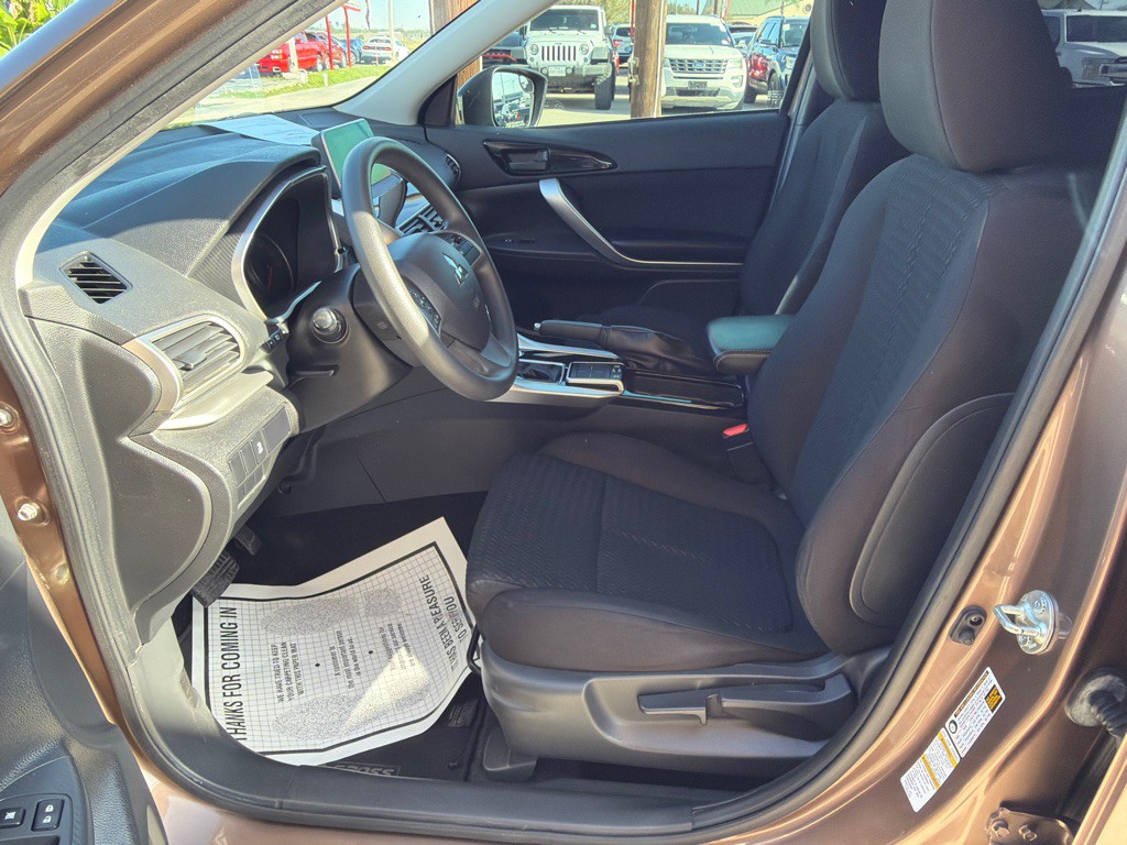 2018 Mitsubishi Eclipse Image 12