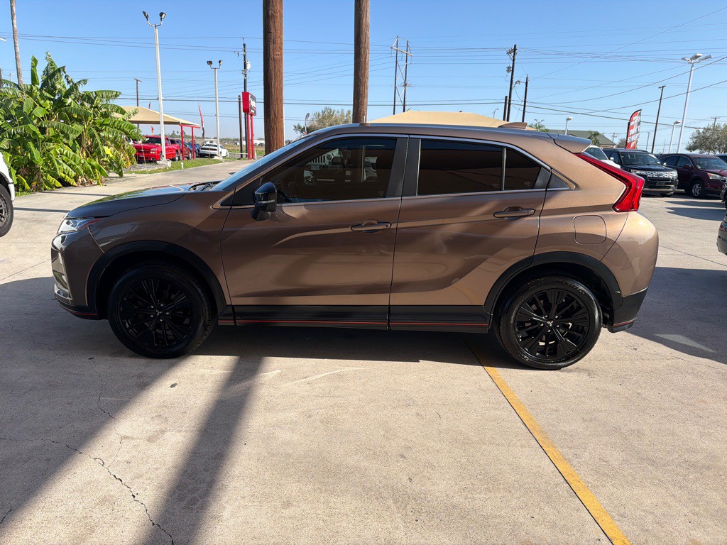 2018 Mitsubishi Eclipse Image 4