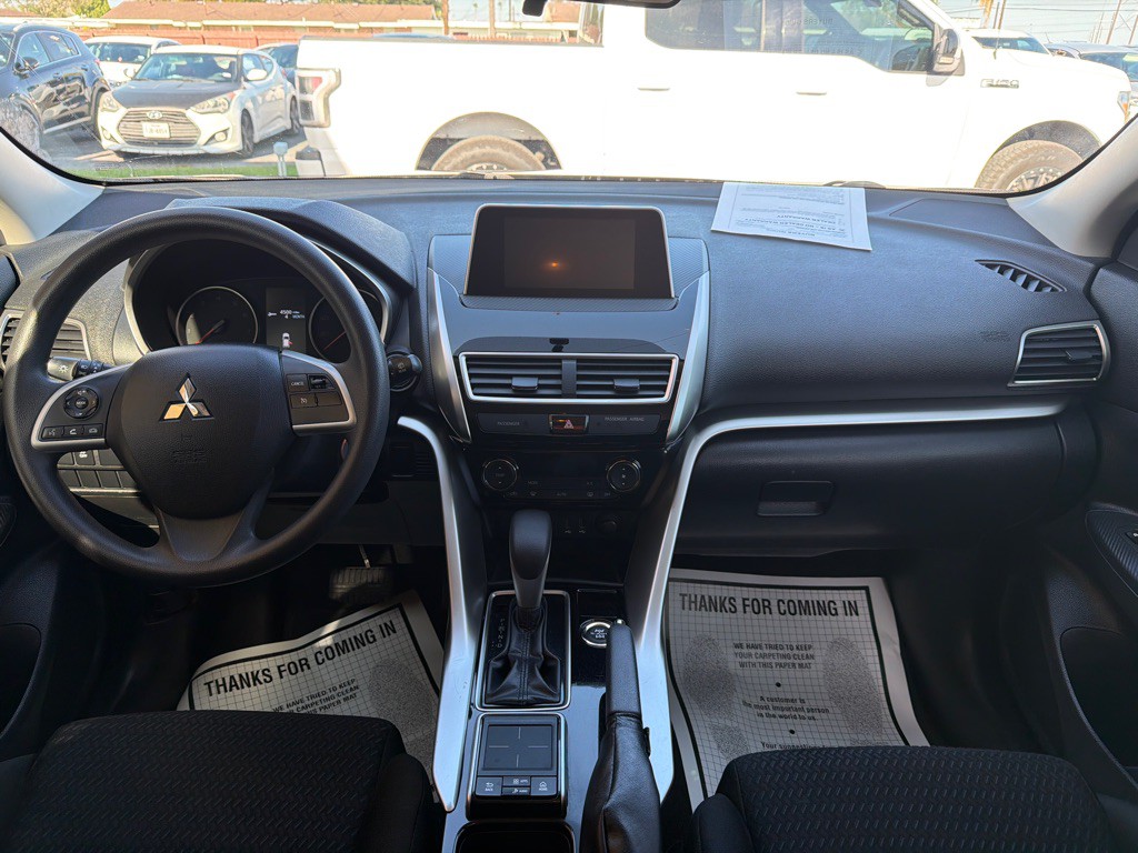 2018 Mitsubishi Eclipse Image 15