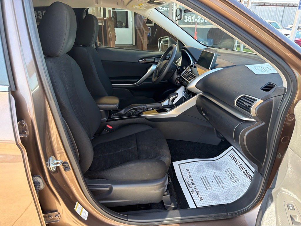 2018 Mitsubishi Eclipse Image 16