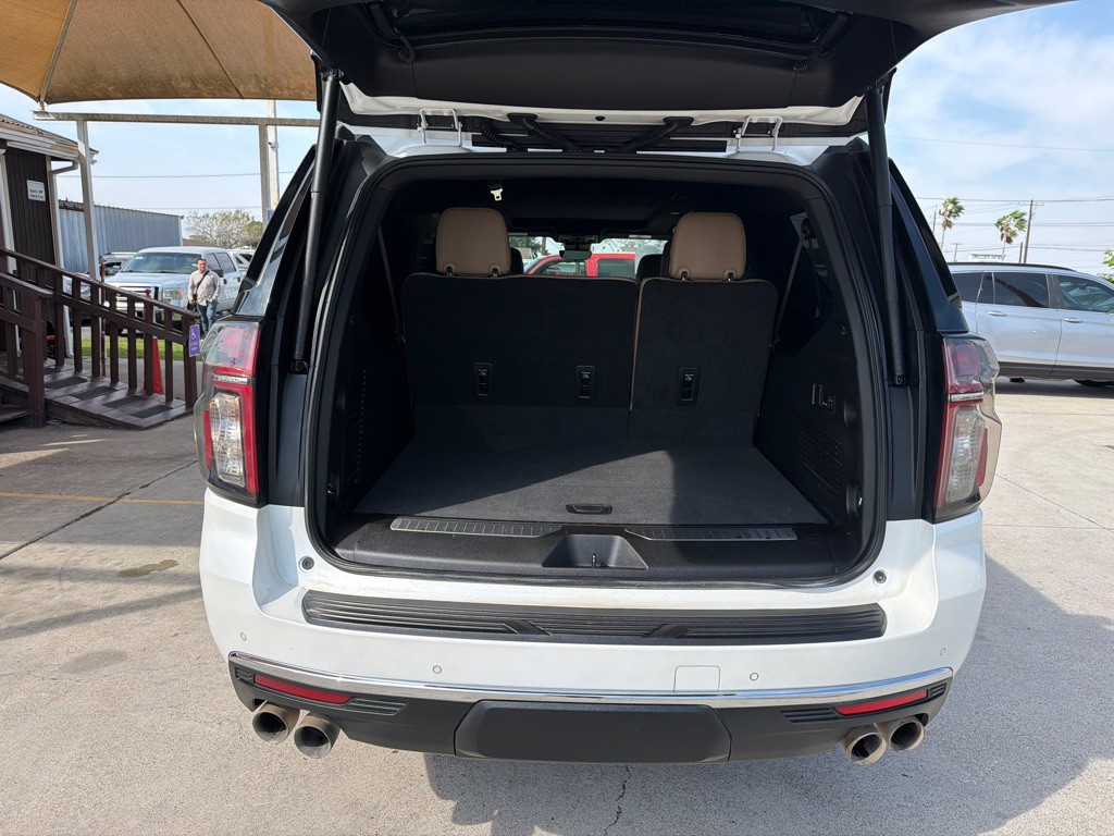 2023 Chevrolet Suburban Image 7
