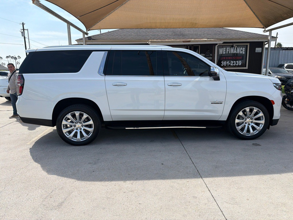 2023 Chevrolet Suburban Image 9