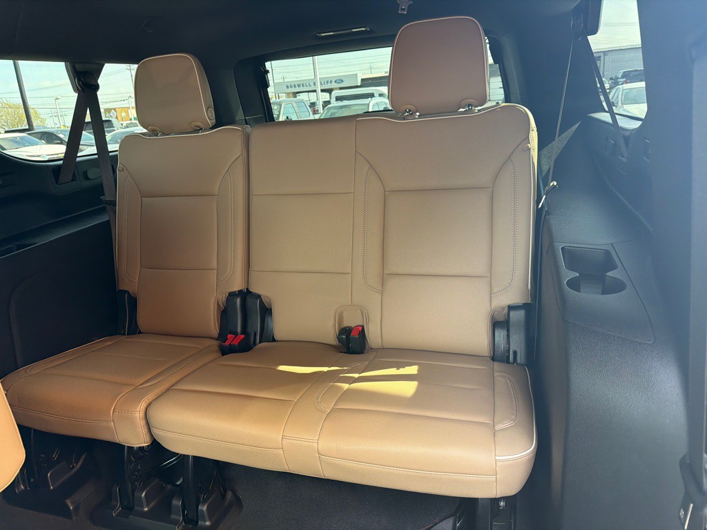 2023 Chevrolet Suburban Image 13