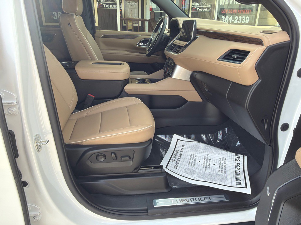 2023 Chevrolet Suburban Image 17