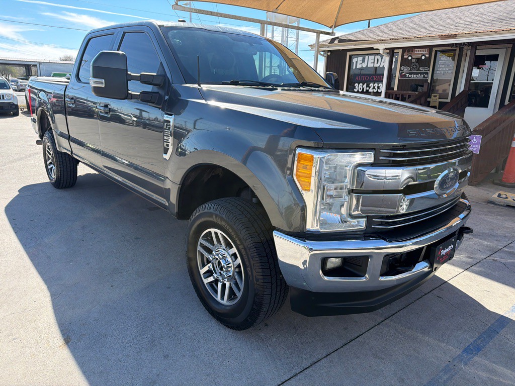 2017 Ford F-250 Image 1