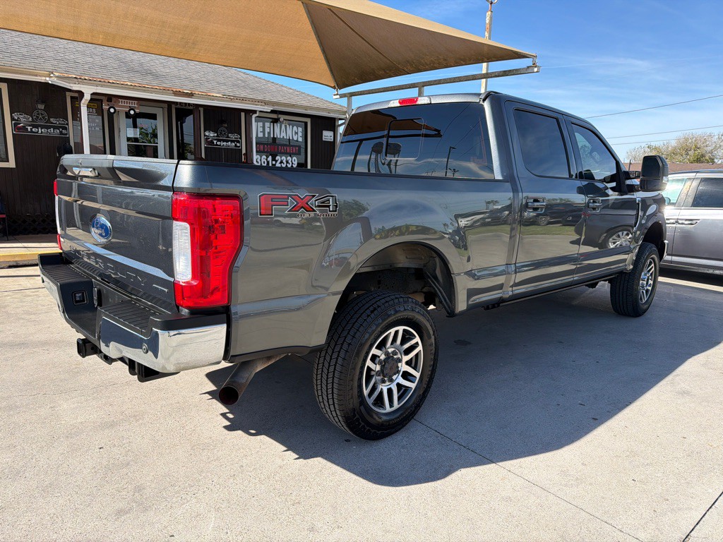 2017 Ford F-250 Image 7