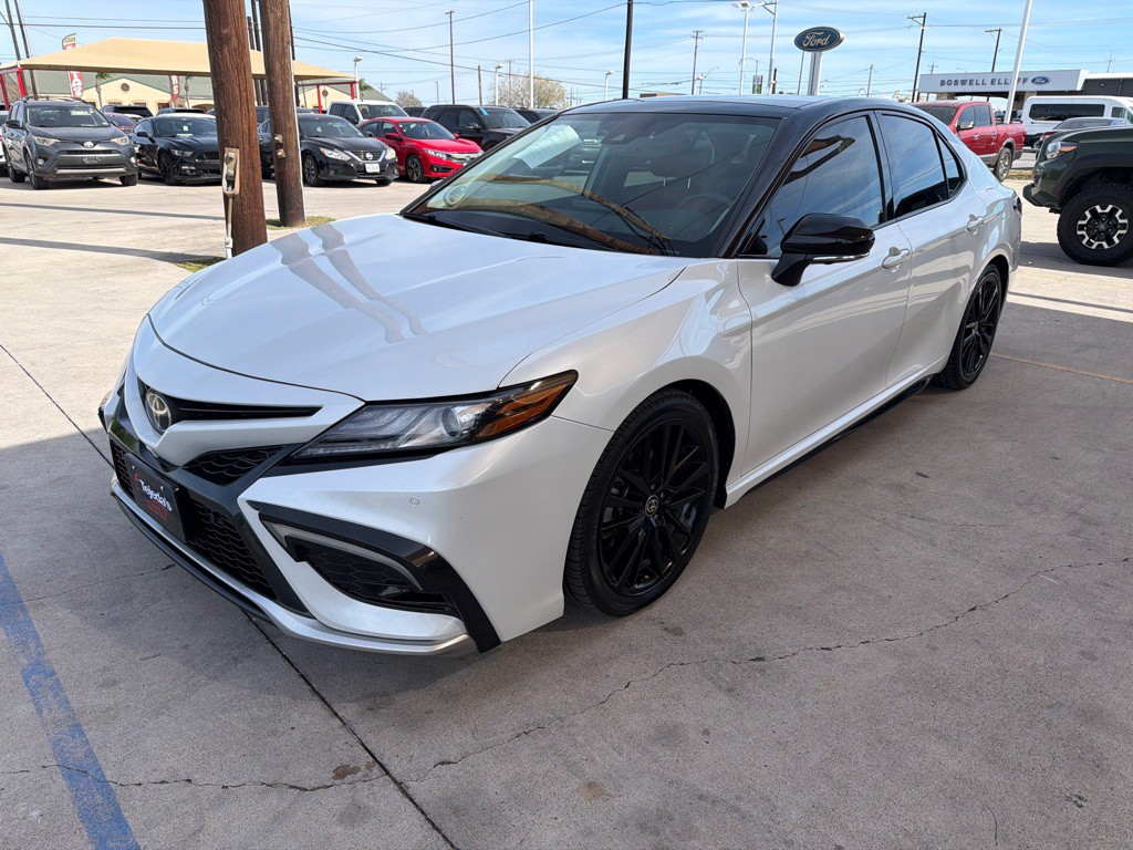 2021 Toyota Camry Image 3