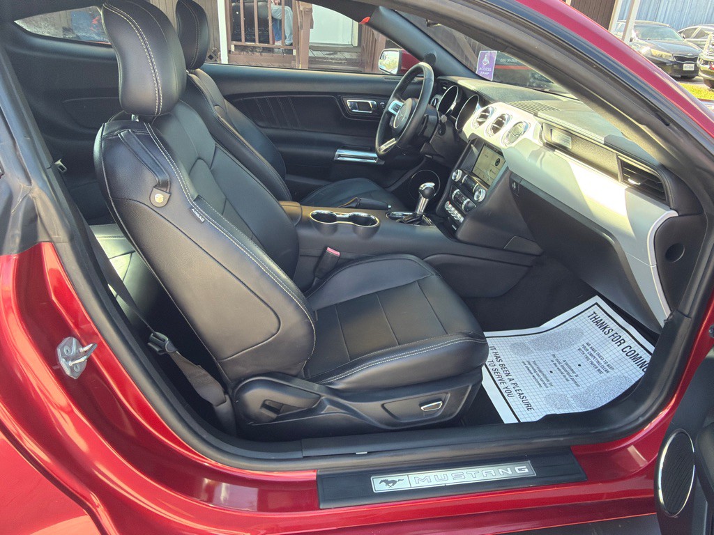 2017 Ford Mustang Image 14