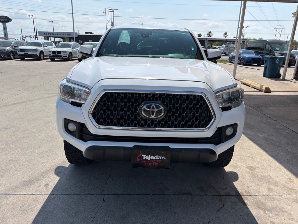 2019 Toyota Tacoma Image 2