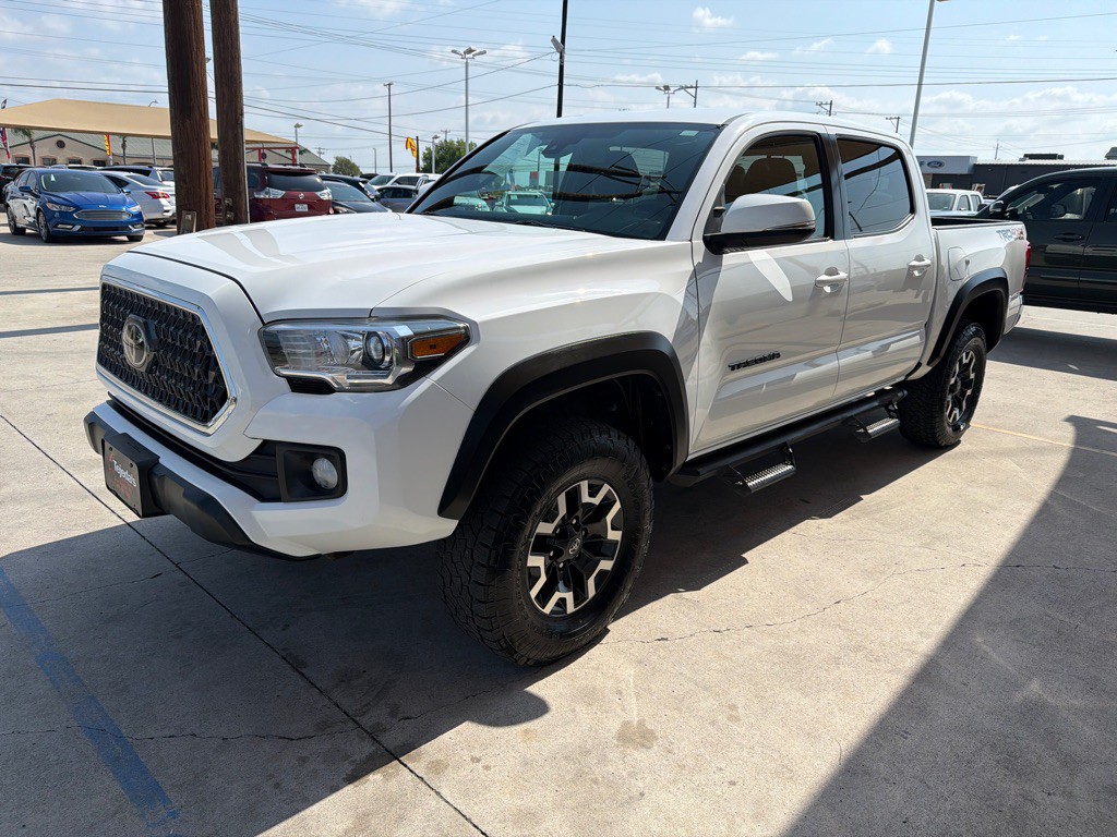 2019 Toyota Tacoma Image 3