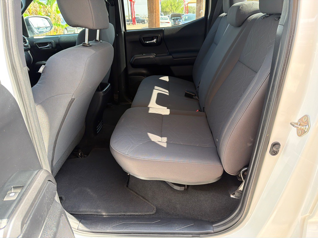 2019 Toyota Tacoma Image 12