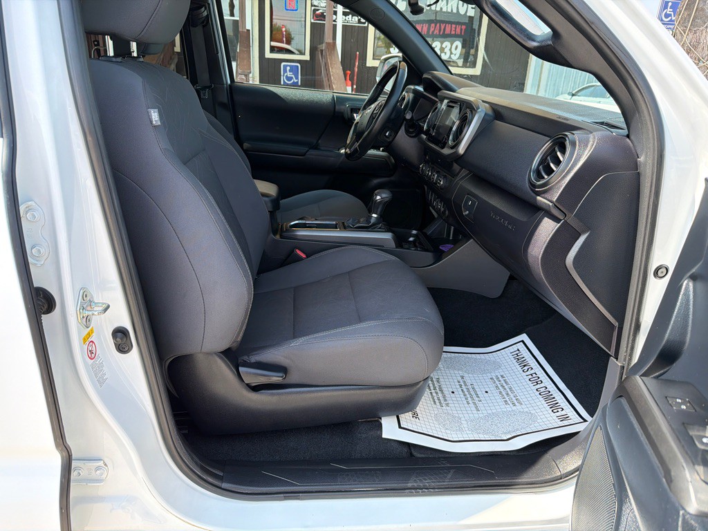 2019 Toyota Tacoma Image 15