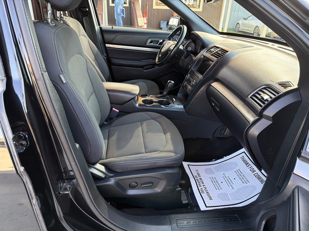 2019 Ford Explorer Image 16